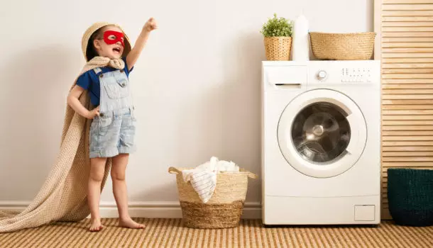 Miért fontos bevonni a gyermekeket a háztartási munkákba?